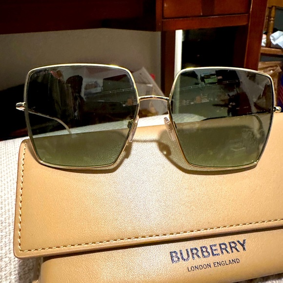 Burberry Sunglasses - Picture 1 of 7
